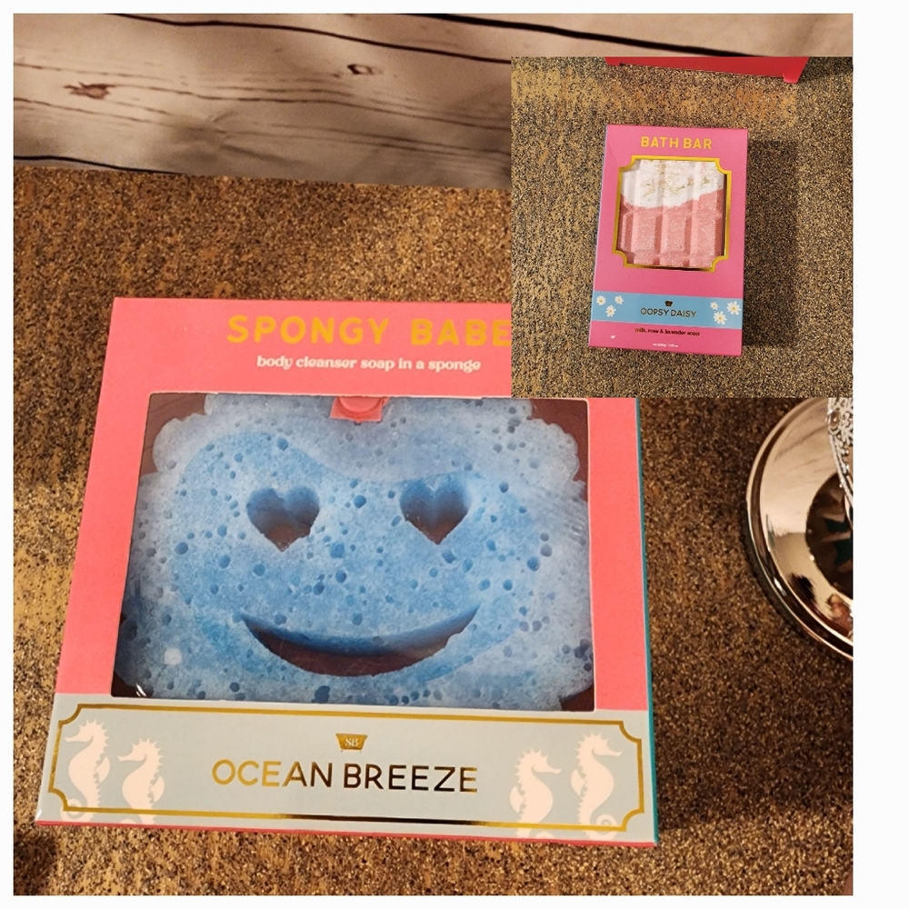 Simply Southern Smiley Face Bath Sponge & Bath Bar Essential Oils